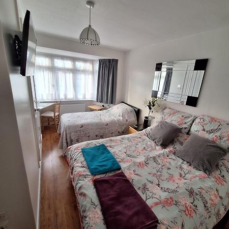Harrow B & B Esterno foto