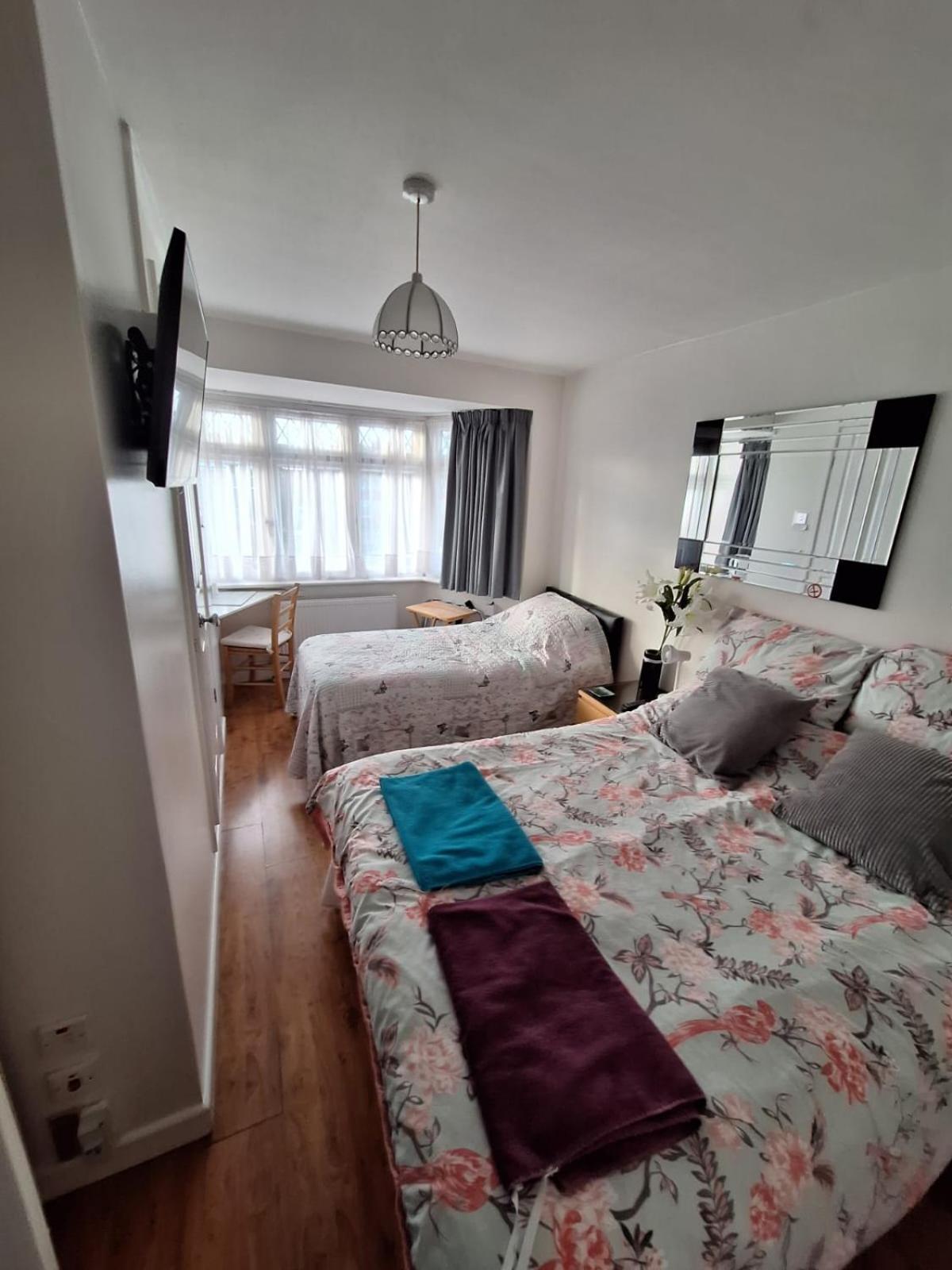 Harrow B & B Esterno foto